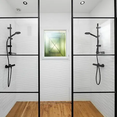 La Maison Du Bassin Piscine & 5 Ch Вилла